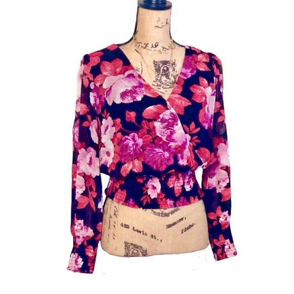 meraki Tops - Floral long sleeve smocked waist Cropped top